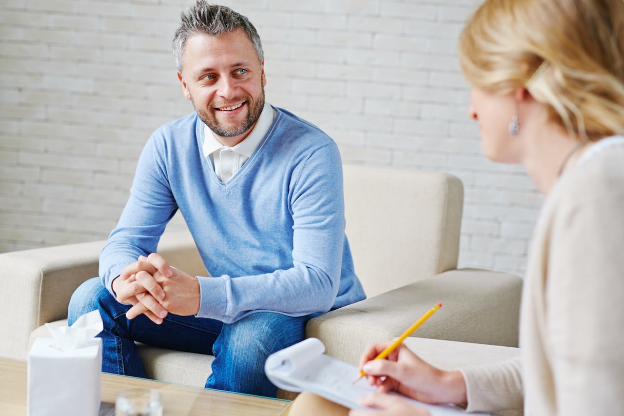 client-therapist-happy-socmedsize